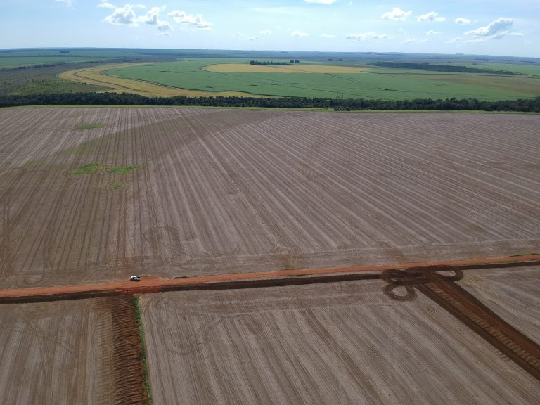 Drenagem do solo na agricultura: como transformar sua lavoura
